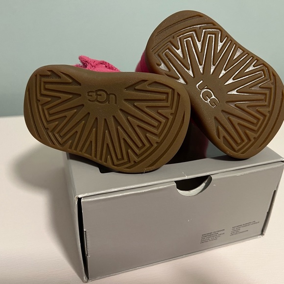 Ugg Keelan boots - infants - Picture 5 of 7